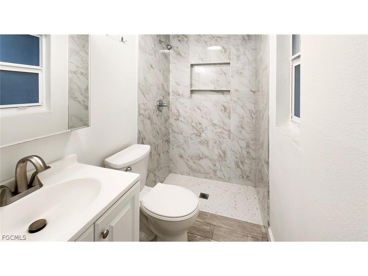 2431 Welch Street Fort Myers FL 33901 2026005830 image27