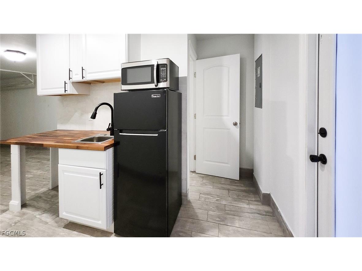 2431 Welch Street Fort Myers FL 33901 2026005830 image28