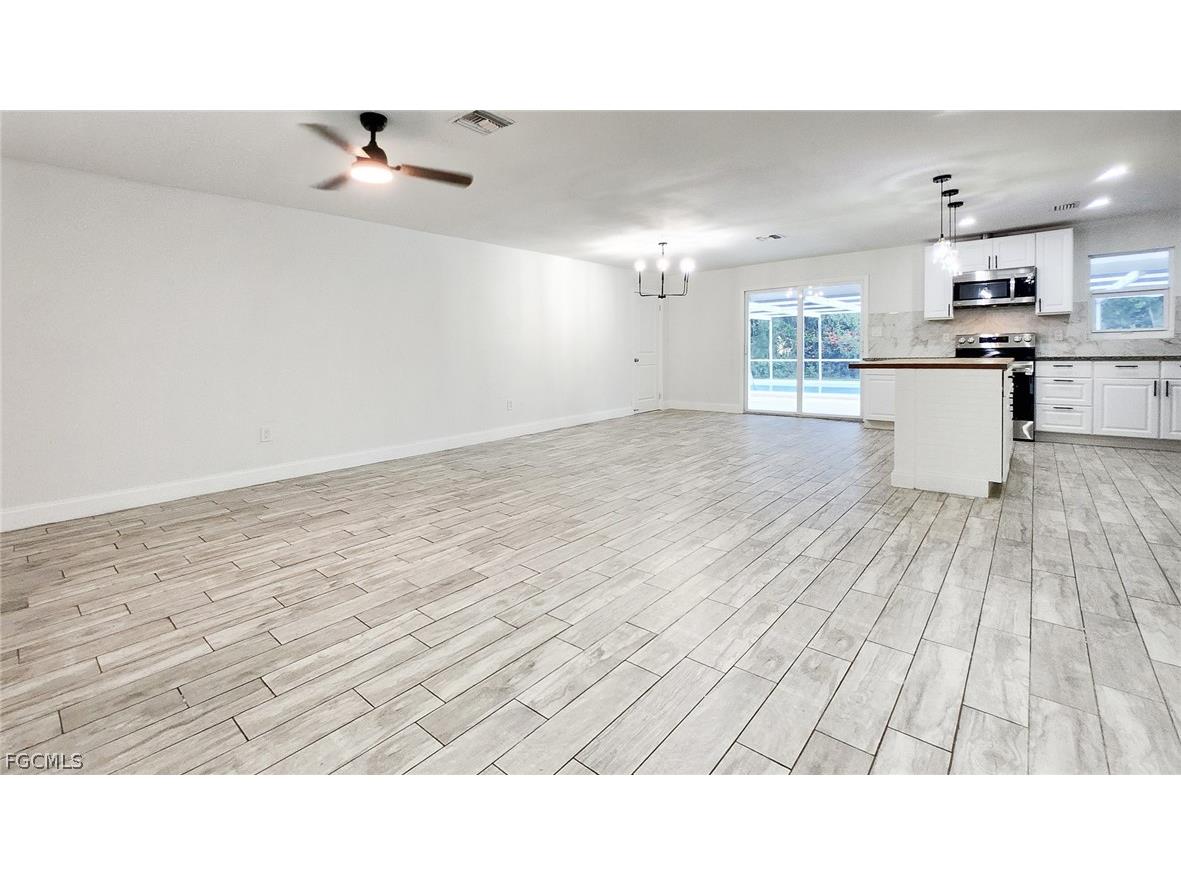 2431 Welch Street Fort Myers FL 33901 2026005830 image4