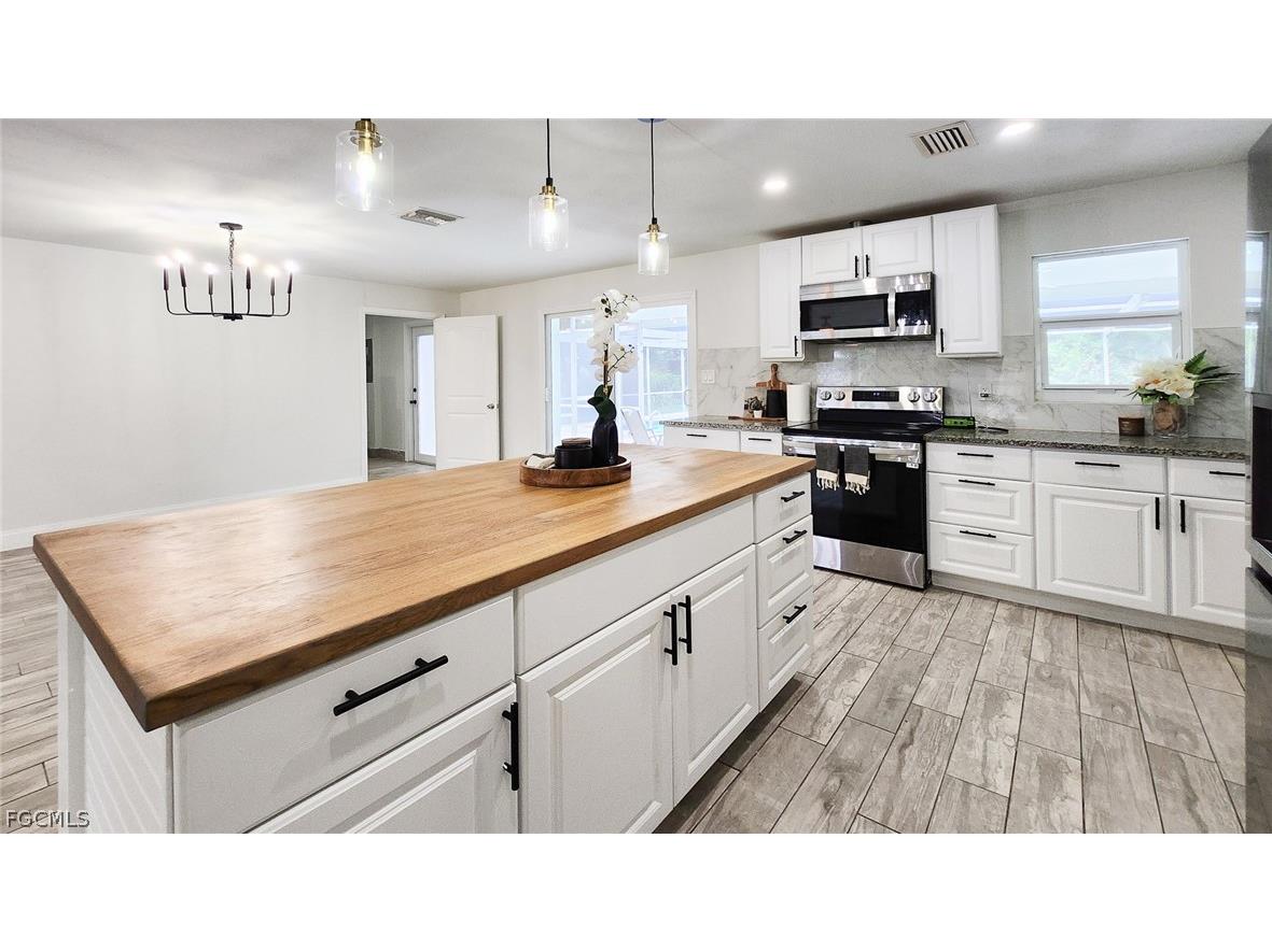 2431 Welch Street Fort Myers FL 33901 2026005830 image9