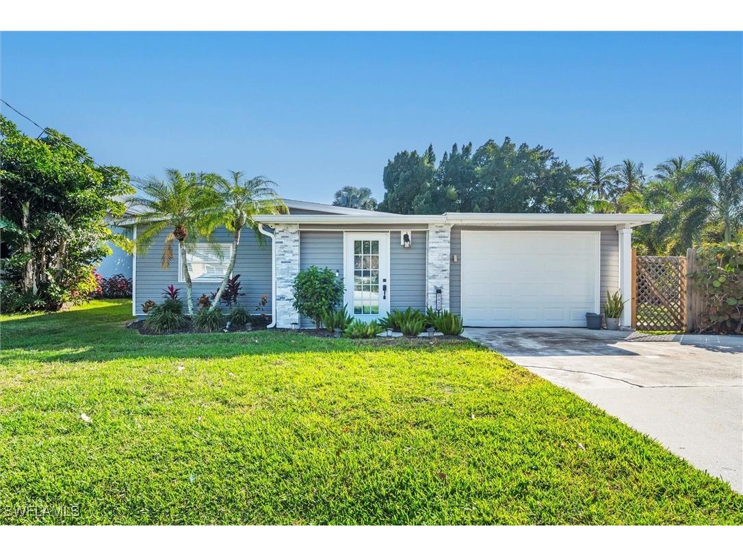 2432 Lake Avenue Naples FL 34112 226001114 image2