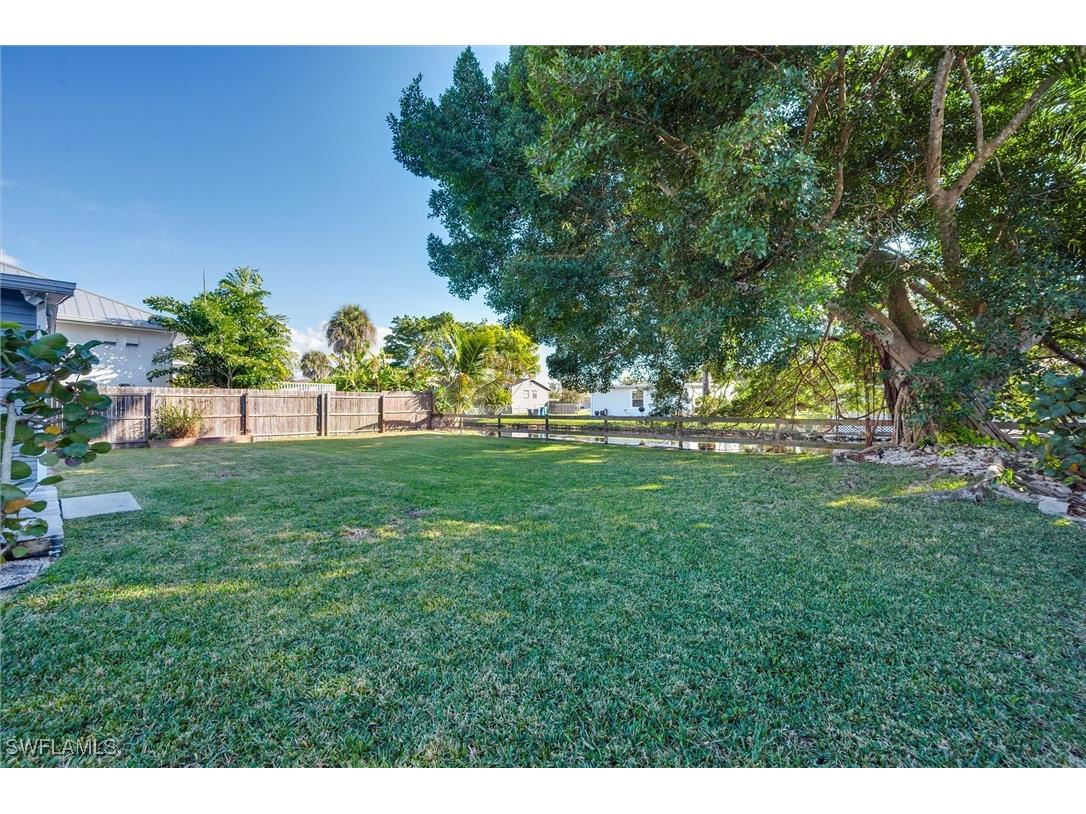 2432 Lake Avenue Naples FL 34112 226001114 image34