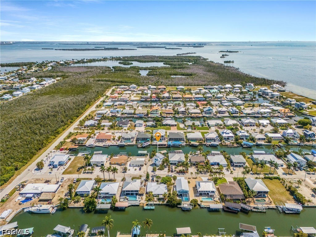 2432 Sycamore Street Saint James City FL 33956 2026014560 image4