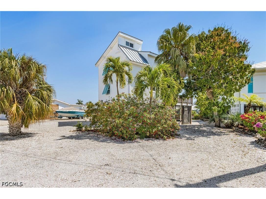 2432 Sycamore Street Saint James City FL 33956 2026014560 image40