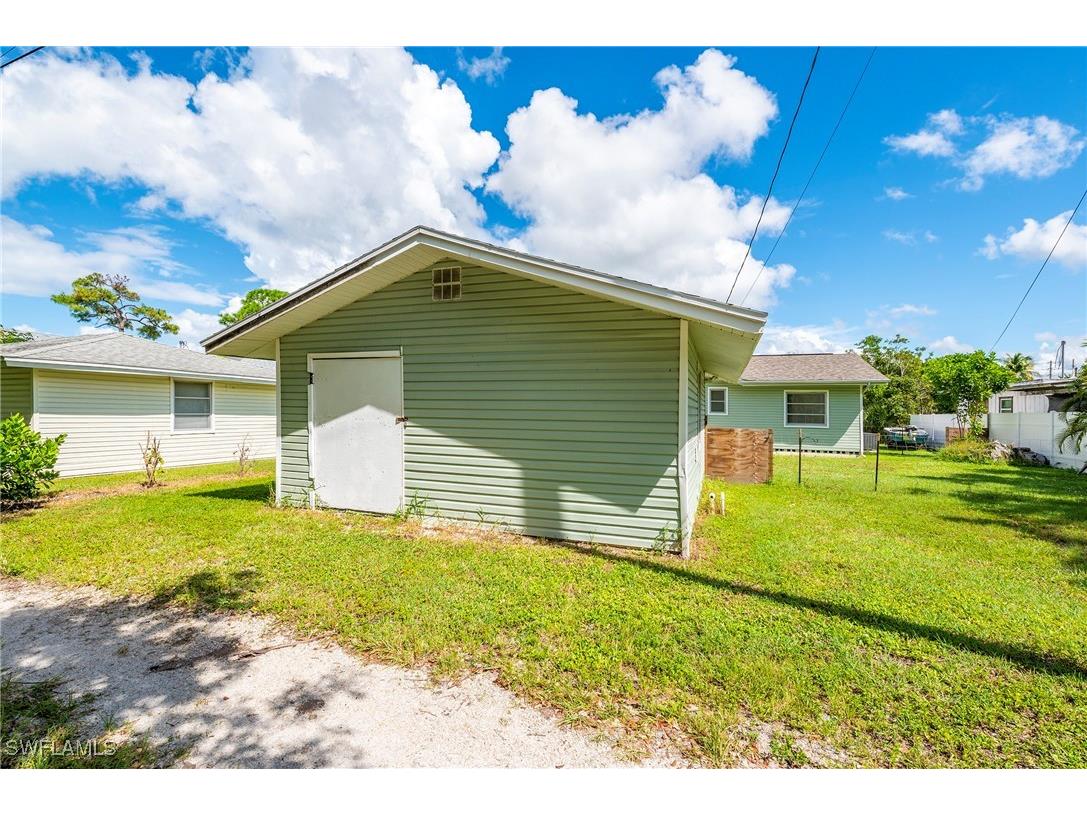 2432 Washington Avenue Naples FL 34112 225075069 image19