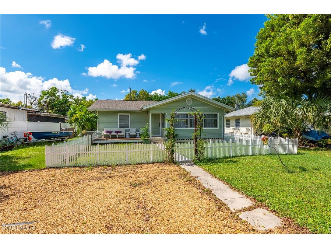 2432 Washington Avenue Naples FL 34112 225075069 image2