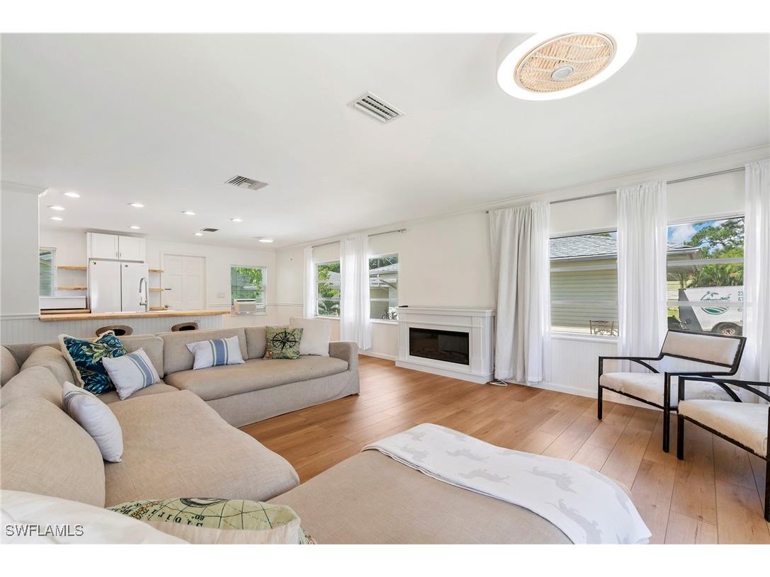 2432 Washington Avenue Naples FL 34112 225075069 image5