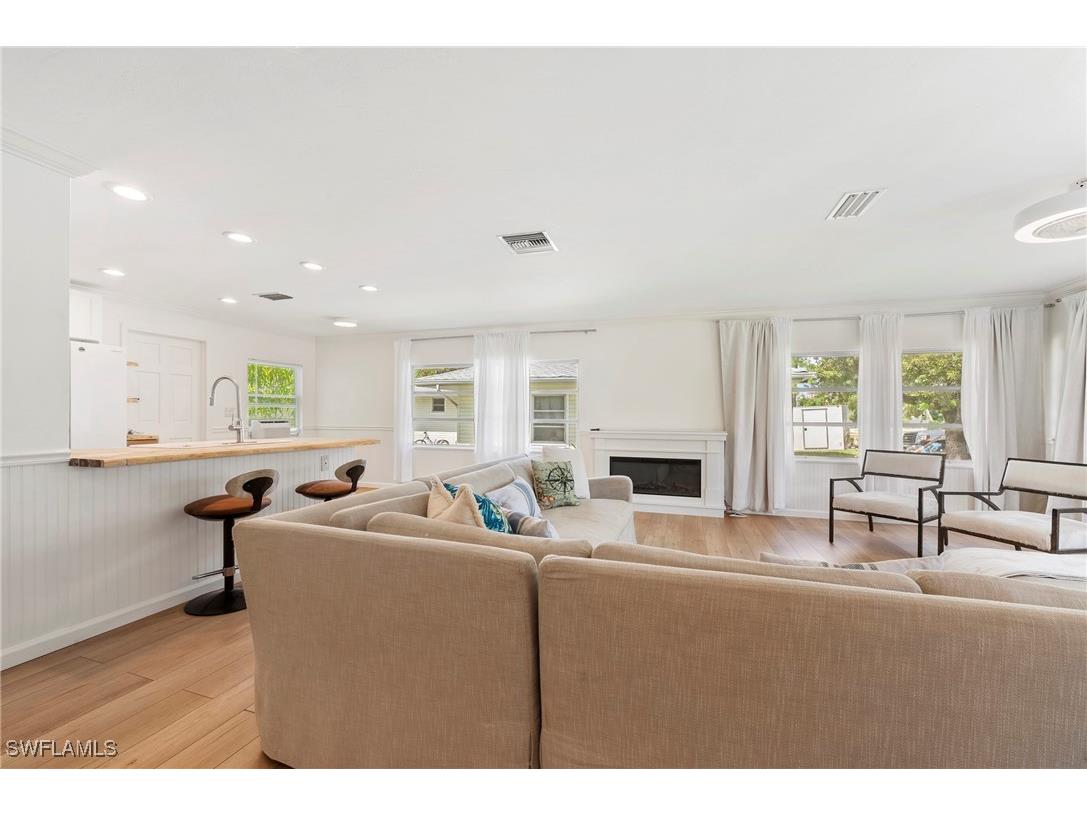 2432 Washington Avenue Naples FL 34112 225075069 image7