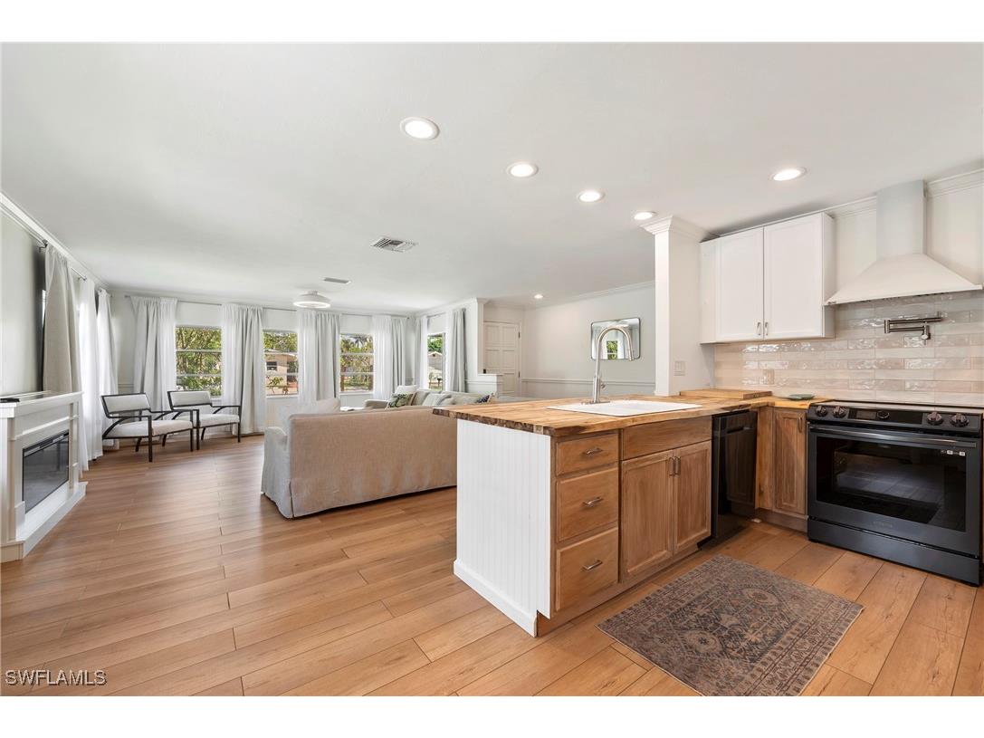 2432 Washington Avenue Naples FL 34112 225075069 image8