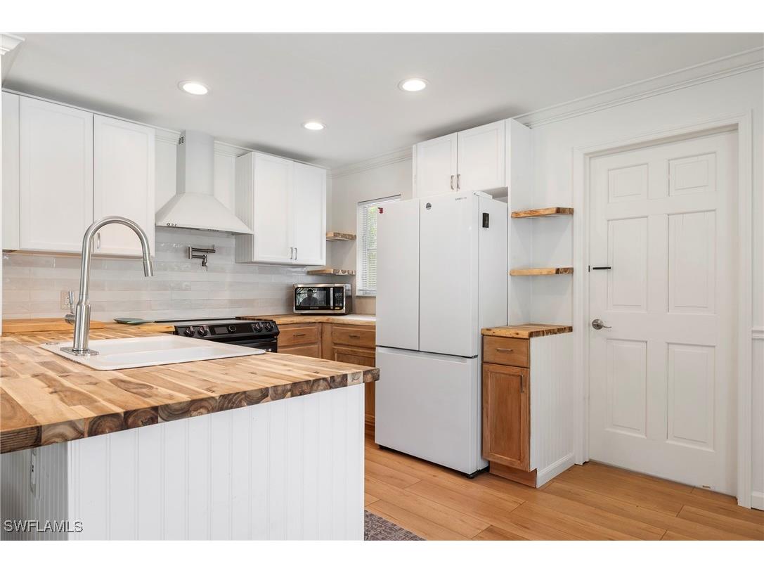 2432 Washington Avenue Naples FL 34112 225075069 image9