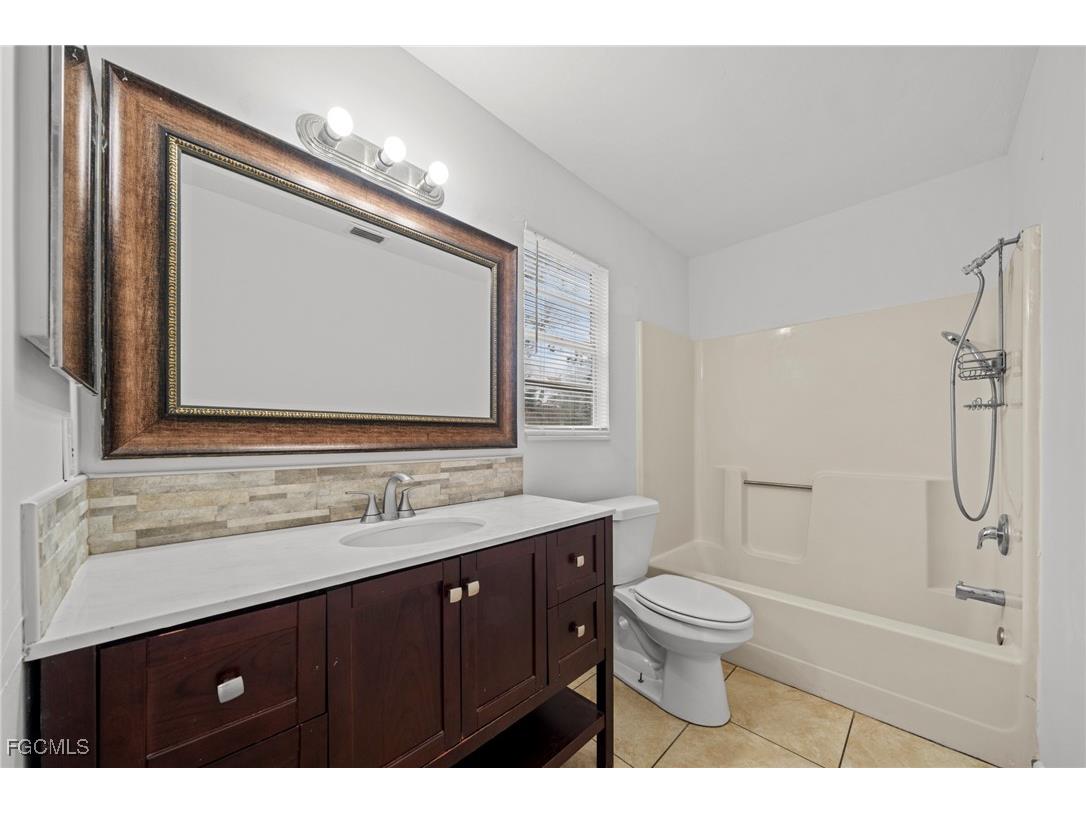 2433/2435 Lola Avenue Lehigh Acres FL 33973 2025020398 image5