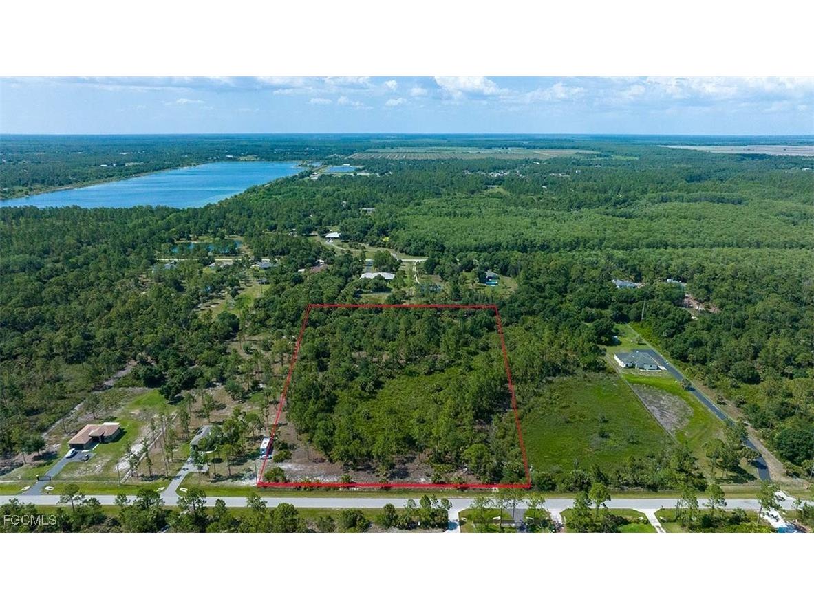 2433 62nd Avenue NE Naples FL 34120 2025004639 image1