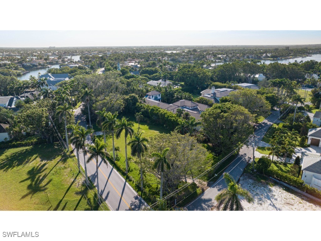 2433 Lantern Lane Naples FL 34102 224080070 image4