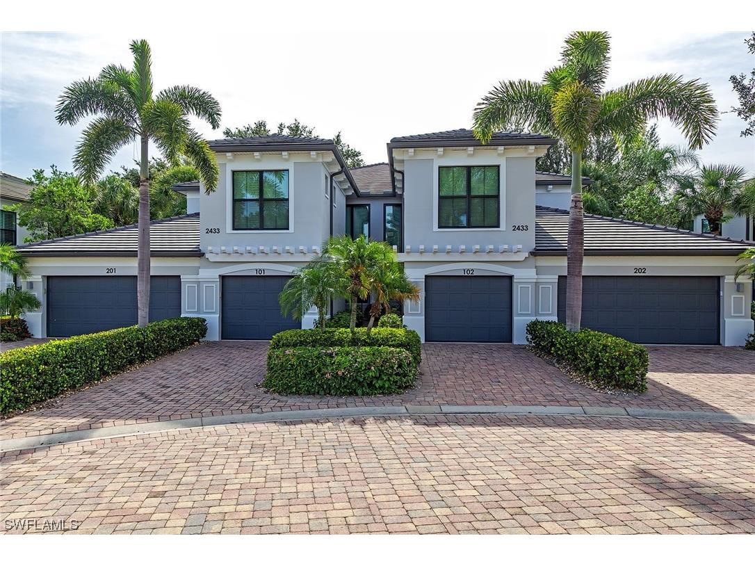 2433 Ravenna Boulevard #102 Naples FL 34109 223045654 image1