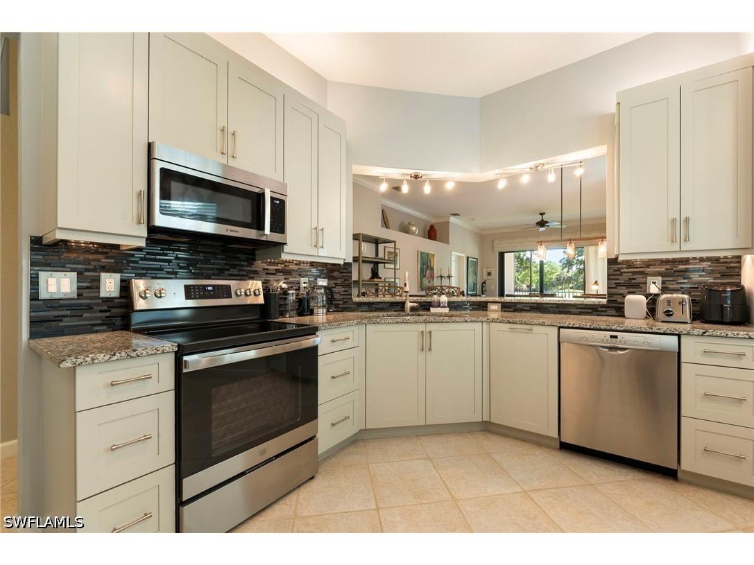2433 Ravenna Boulevard #202 Naples FL 34109 226013323 image15
