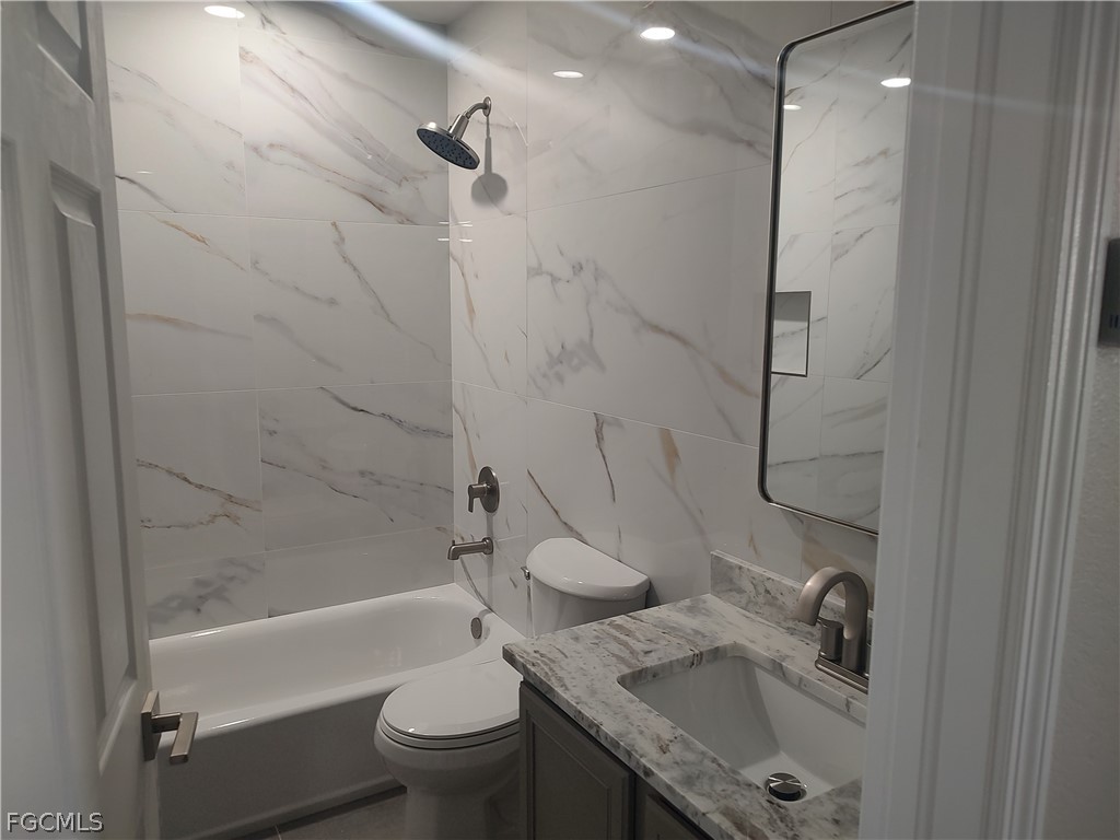2434 Laurentina Lane Cape Coral FL 33909 2026013163 image14