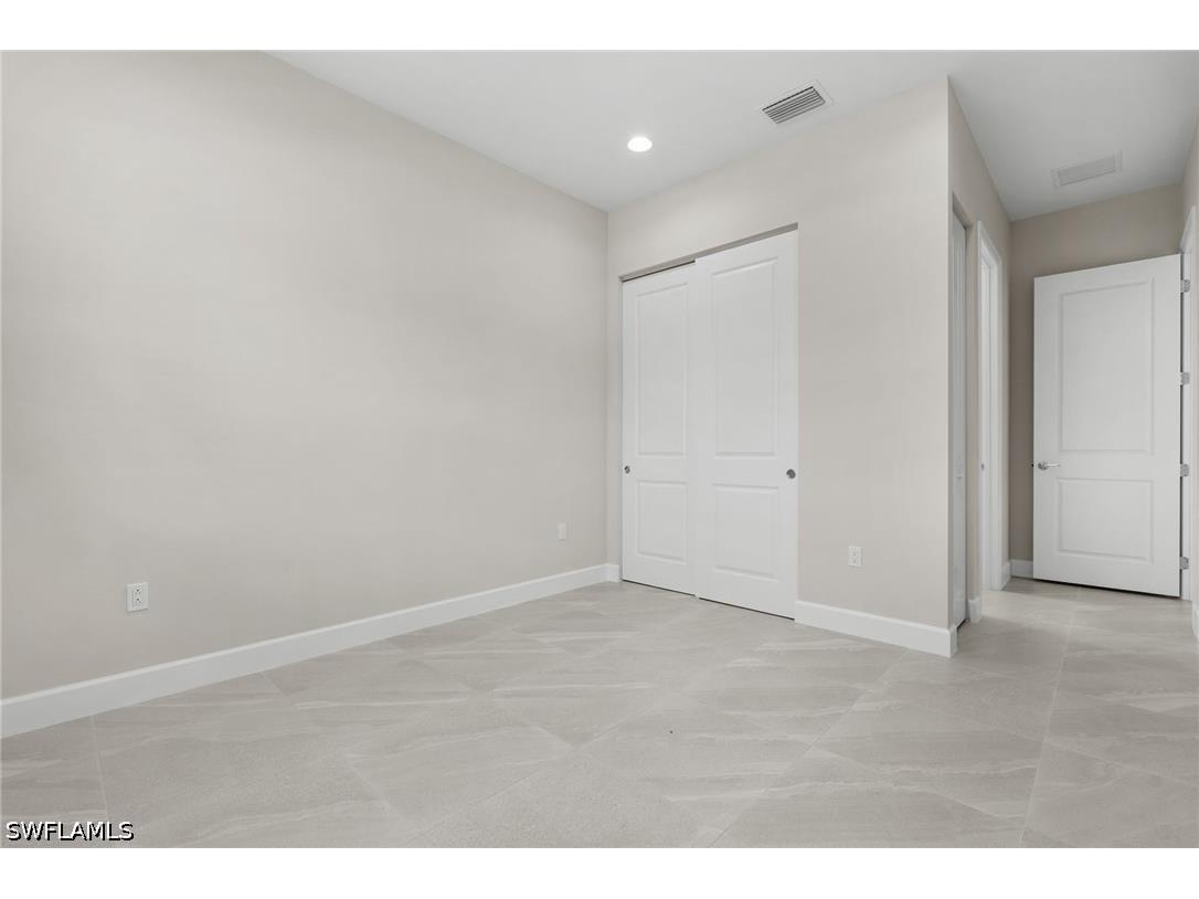 2436 Cambridge Way Naples FL 34112 226025444 image18