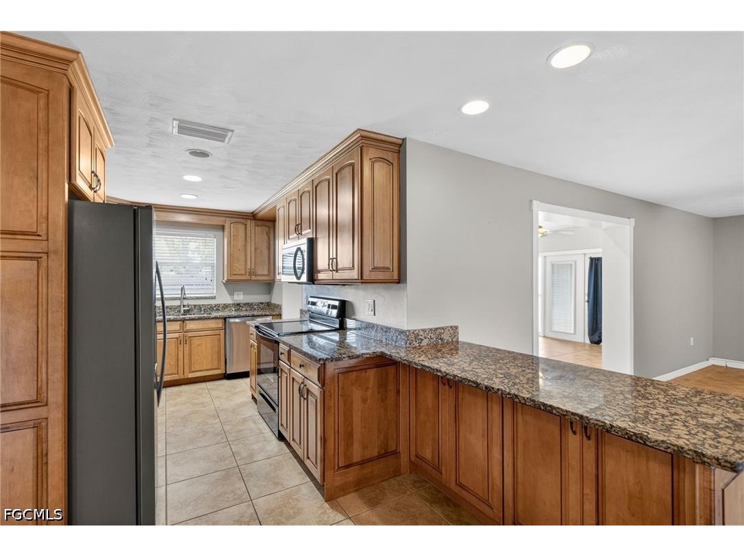 2436 Ephraim Avenue Fort Myers FL 33907 2026013003 image25