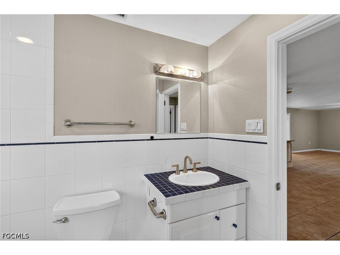 2436 Ephraim Avenue Fort Myers FL 33907 2026013003 image38