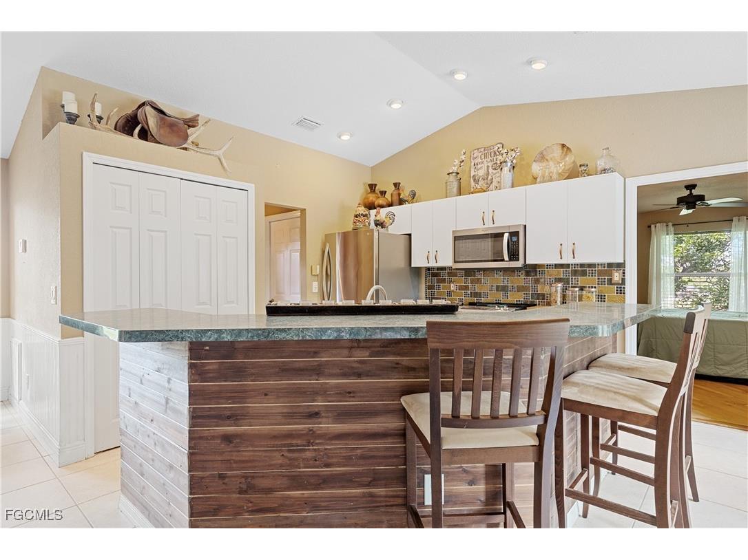 24362 Yacht Club Boulevard Punta Gorda FL 33955 2025016367 image10