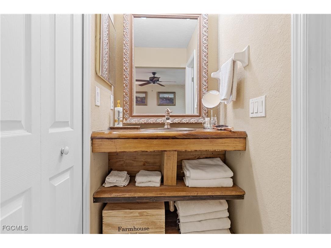 24362 Yacht Club Boulevard Punta Gorda FL 33955 2025016367 image17