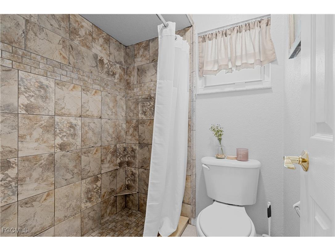 24362 Yacht Club Boulevard Punta Gorda FL 33955 2025016367 image18