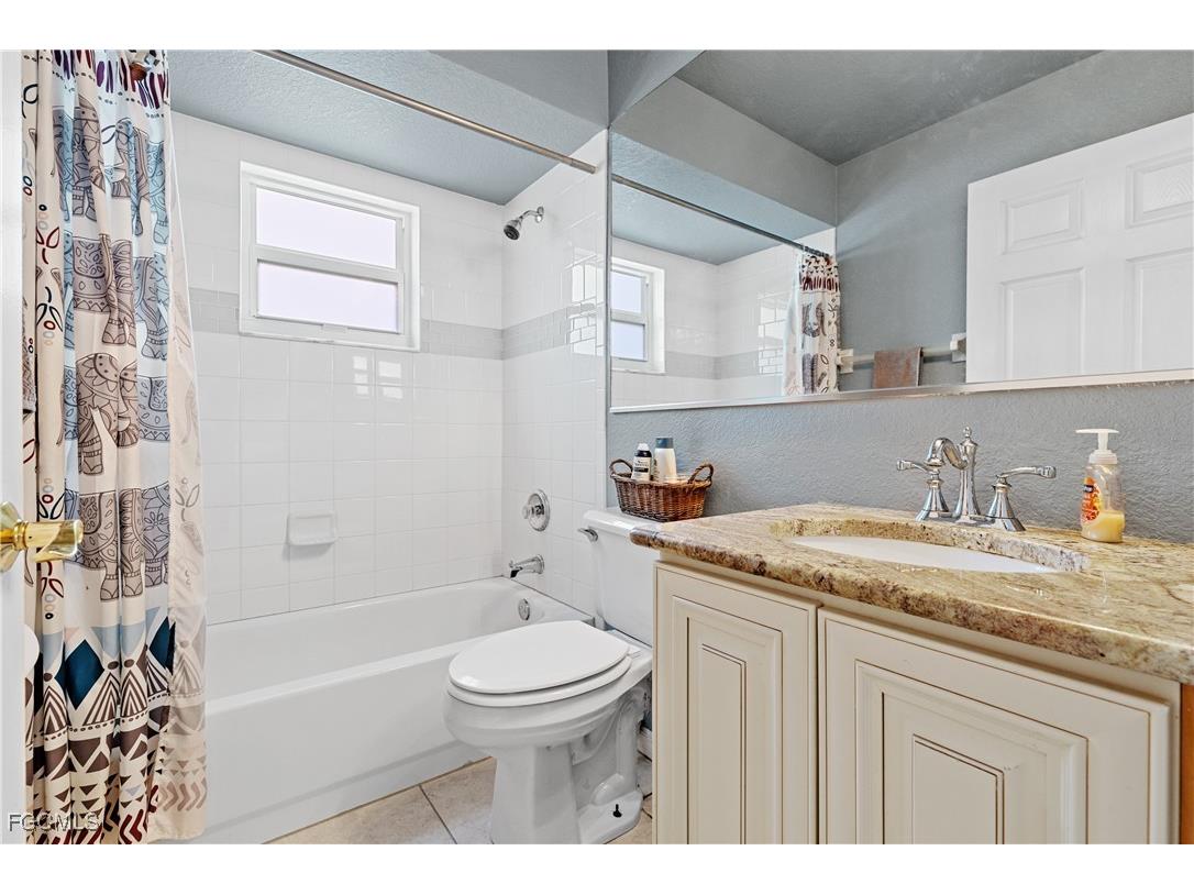 24362 Yacht Club Boulevard Punta Gorda FL 33955 2025016367 image21