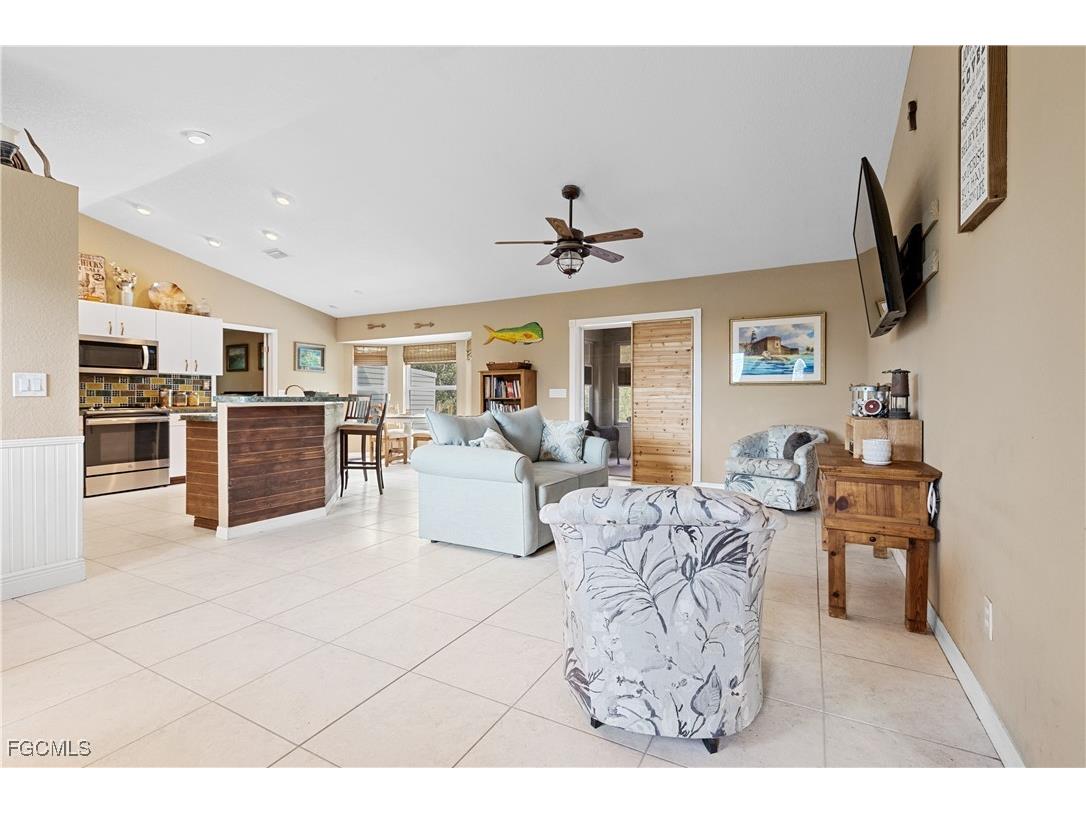 24362 Yacht Club Boulevard Punta Gorda FL 33955 2025016367 image6