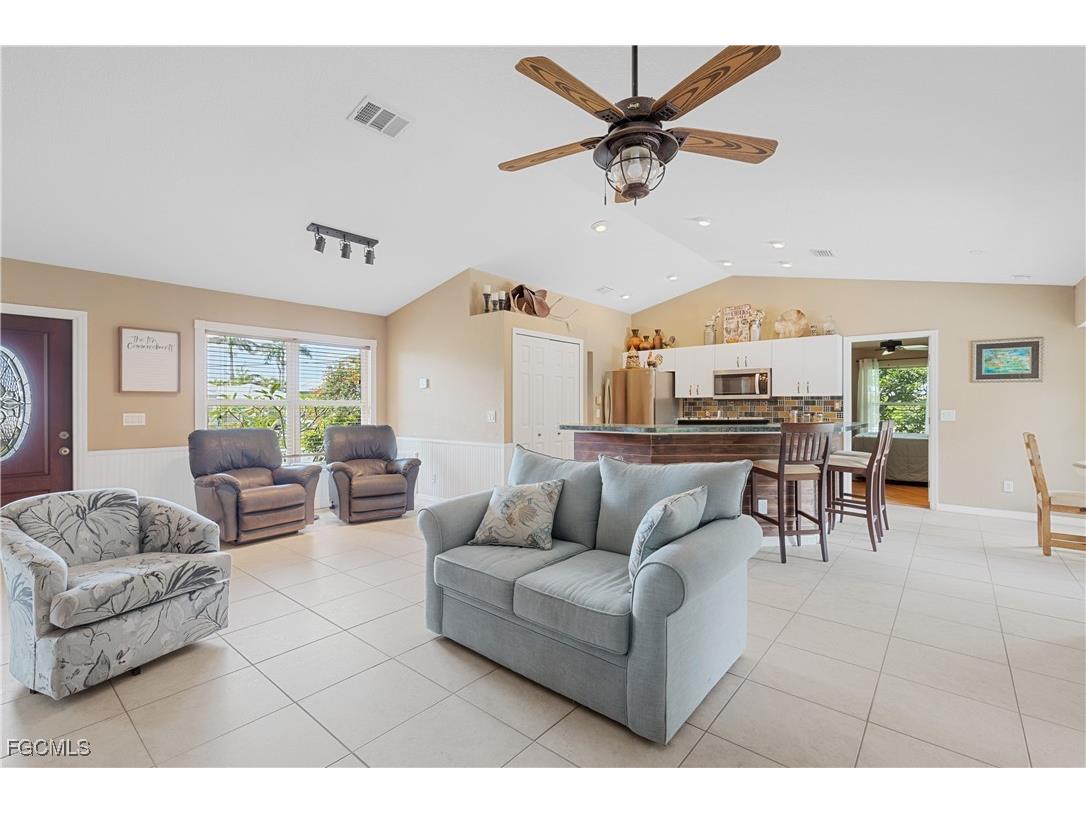 24362 Yacht Club Boulevard Punta Gorda FL 33955 2025016367 image9