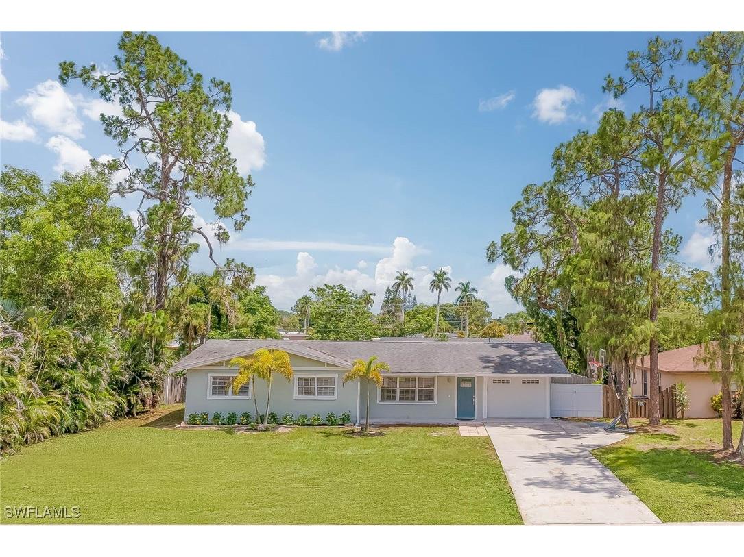 2438 Crystal Drive Fort Myers FL 33907 224080317 image1