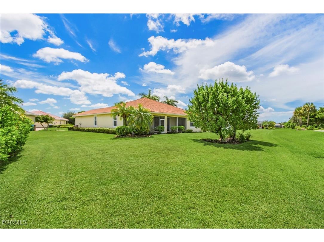 2439 Ashbury Circle Cape Coral FL 33991 2025011071 image10