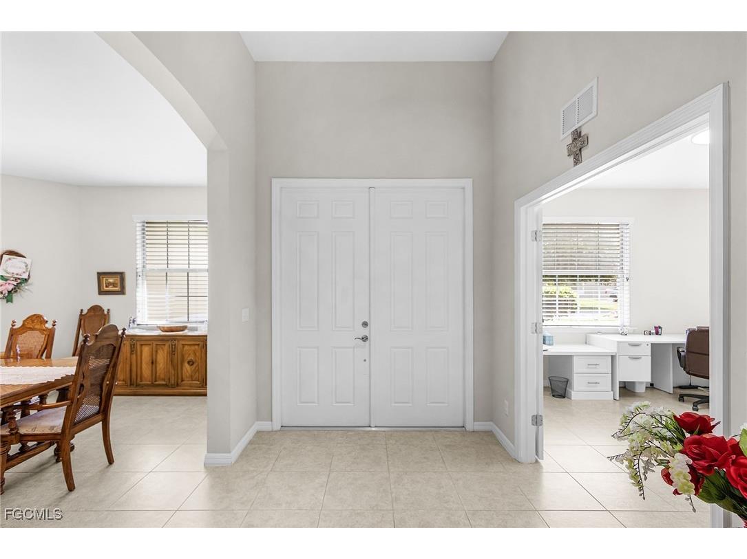 2439 Ashbury Circle Cape Coral FL 33991 2025011071 image13