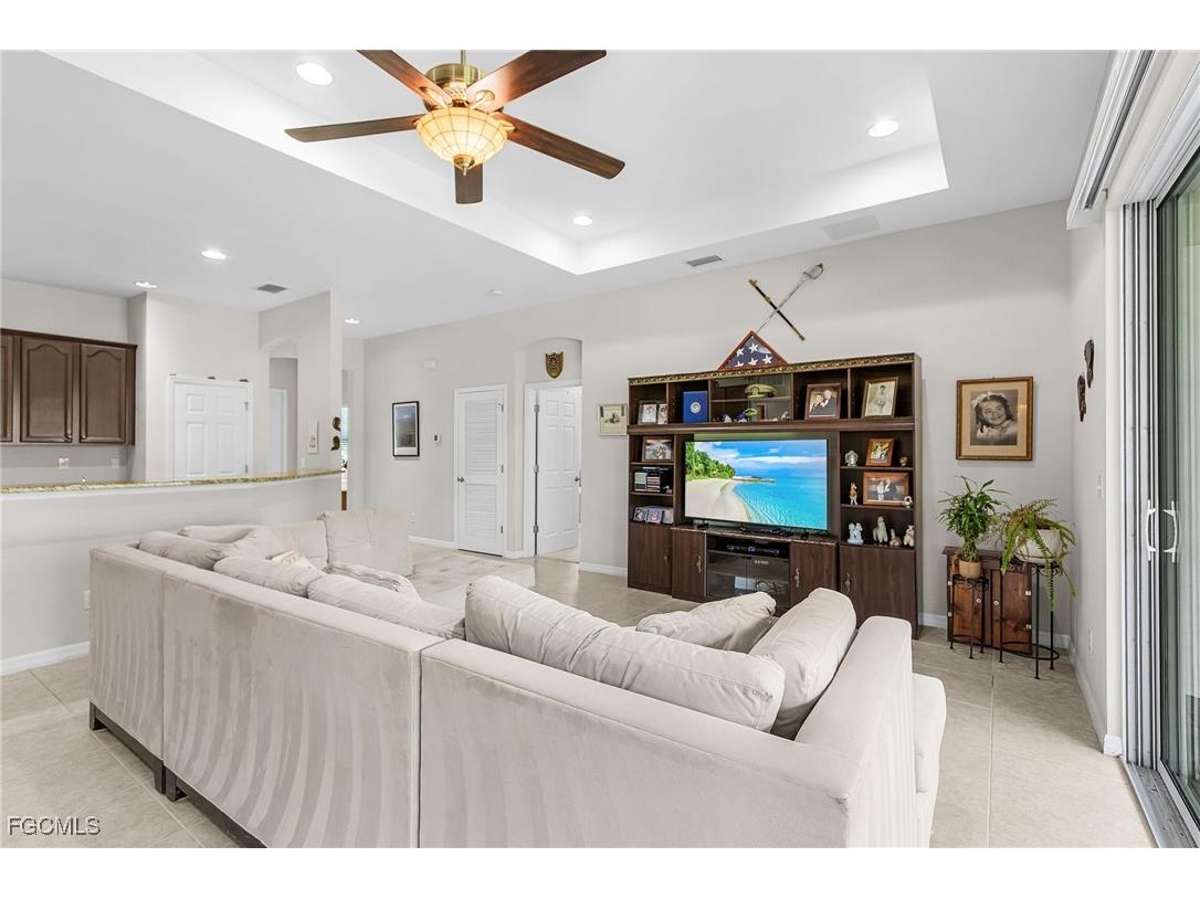 2439 Ashbury Circle Cape Coral FL 33991 2025011071 image18
