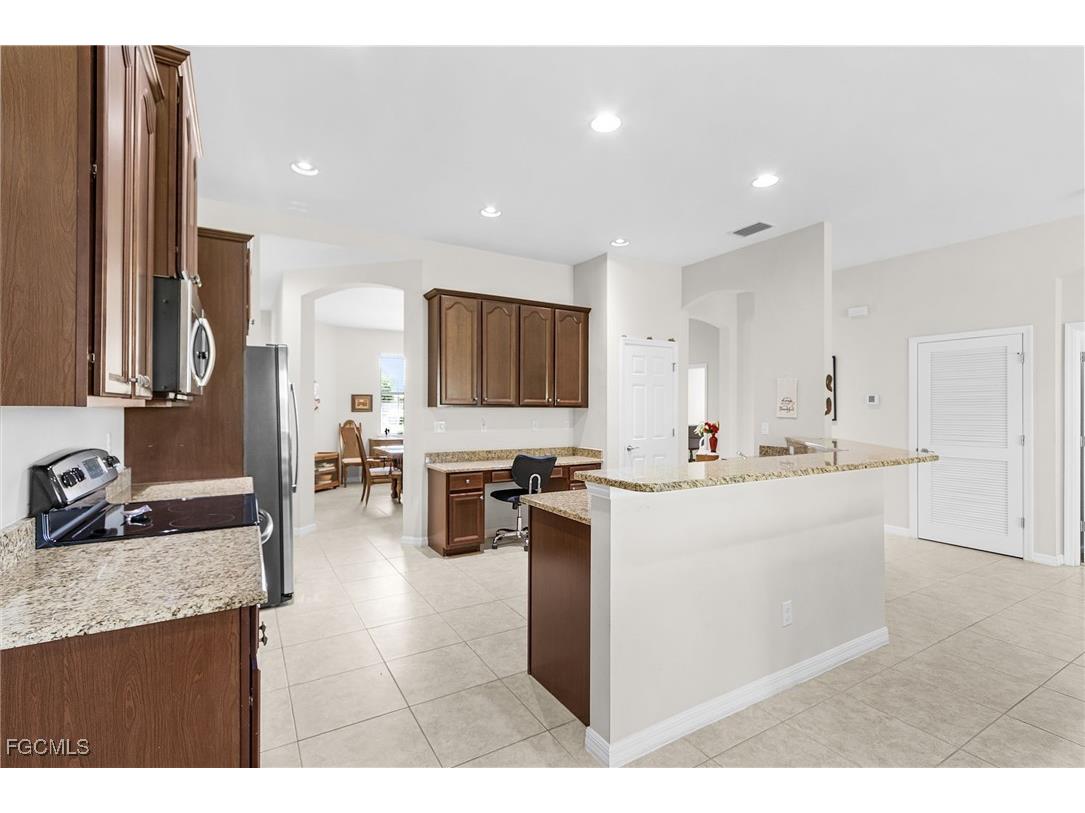 2439 Ashbury Circle Cape Coral FL 33991 2025011071 image21