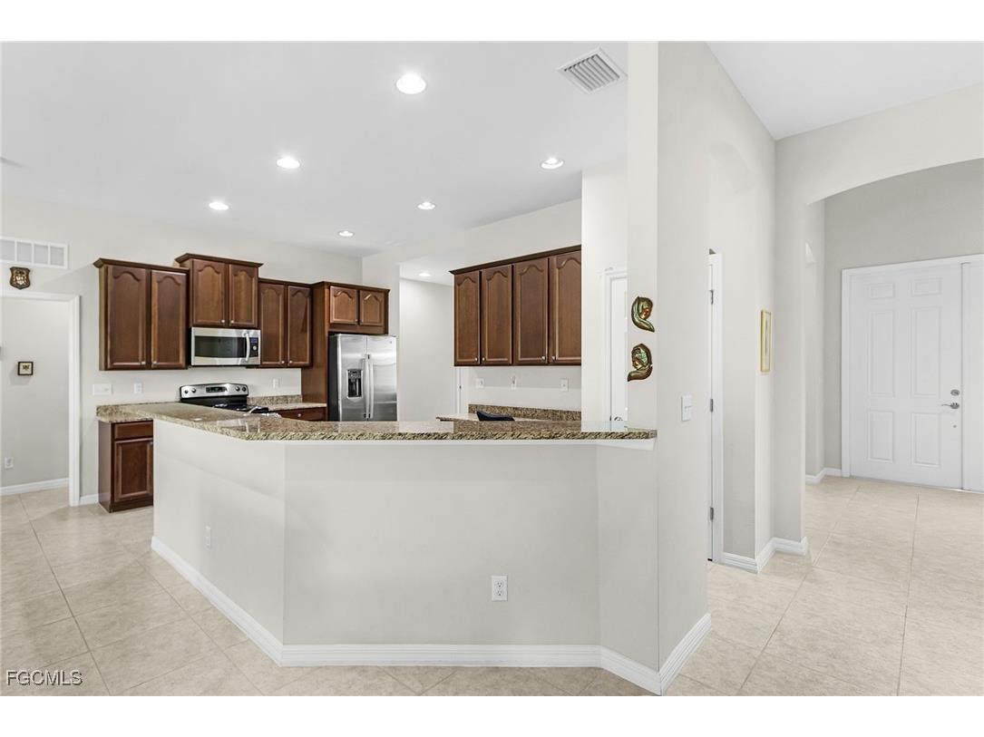 2439 Ashbury Circle Cape Coral FL 33991 2025011071 image23