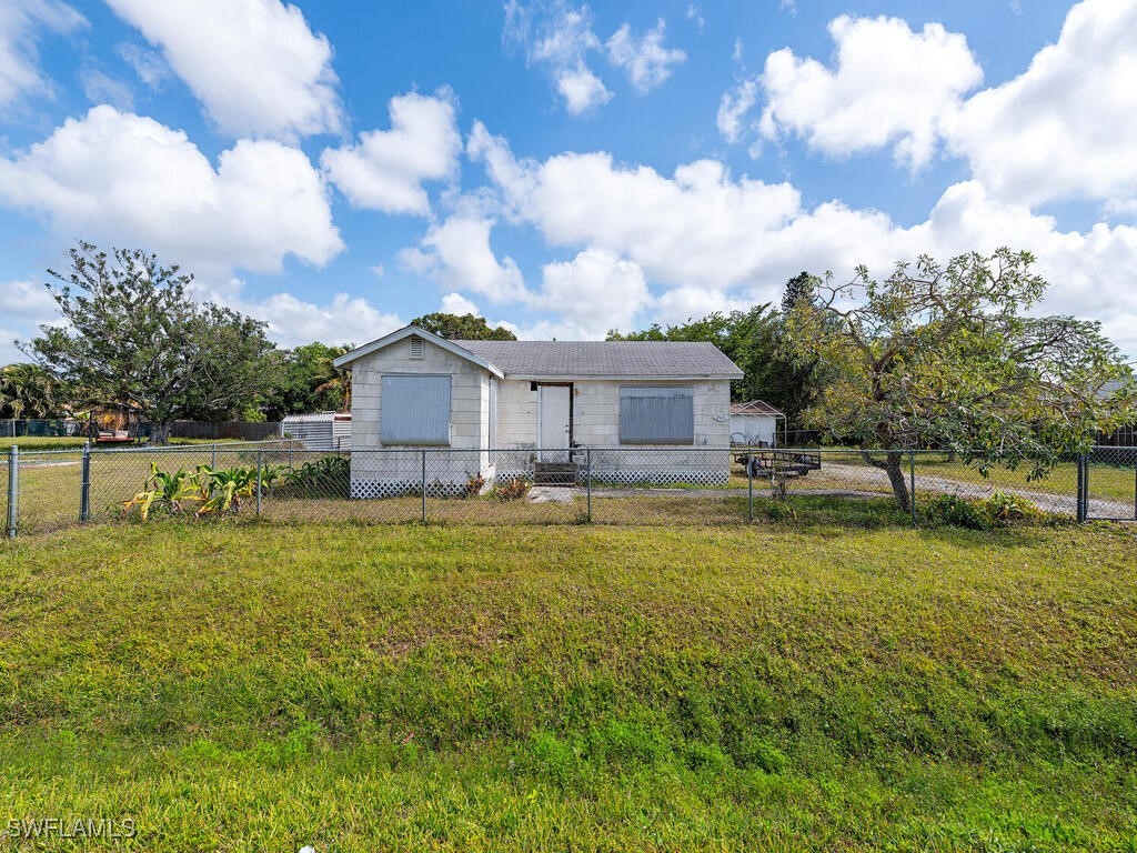 2439 Bayside Street Naples FL 34112 225015617 image1