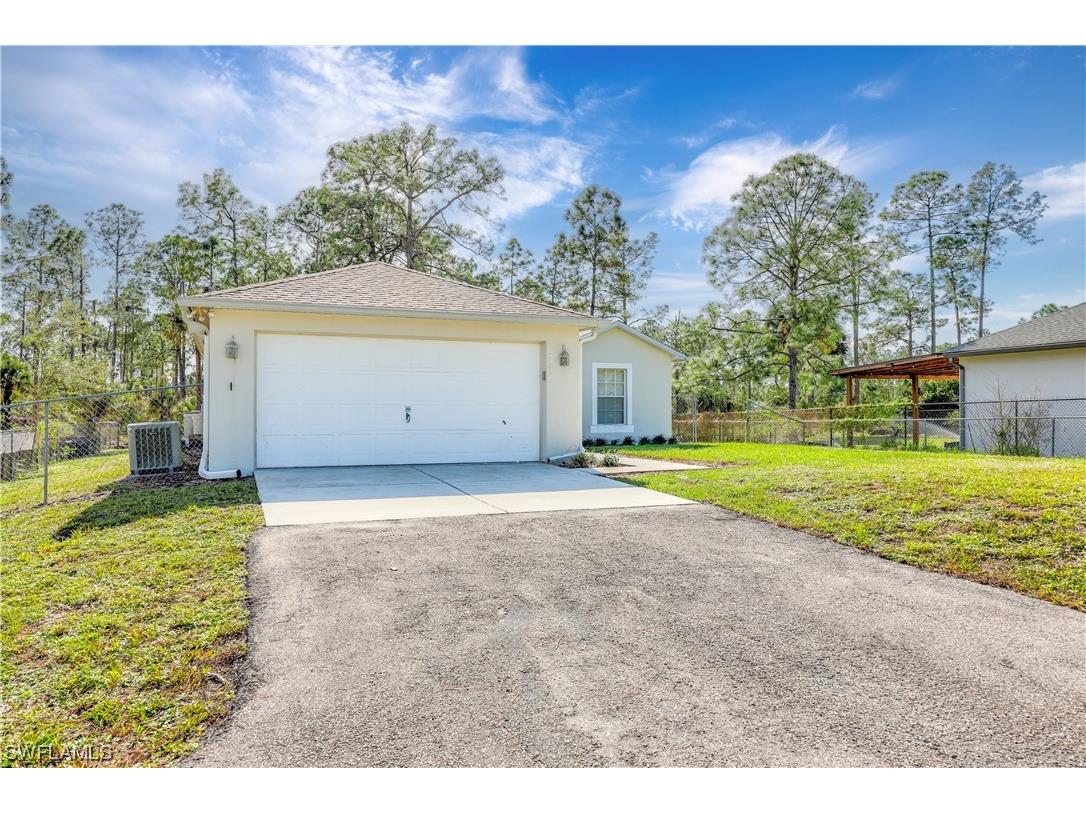 2440 22nd Avenue NE Naples FL 34120 223087663 image1