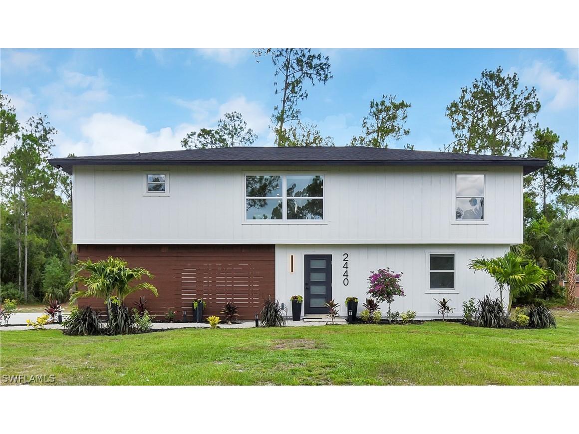 2440 23rd Street SW Naples FL 34117 224050566 image1