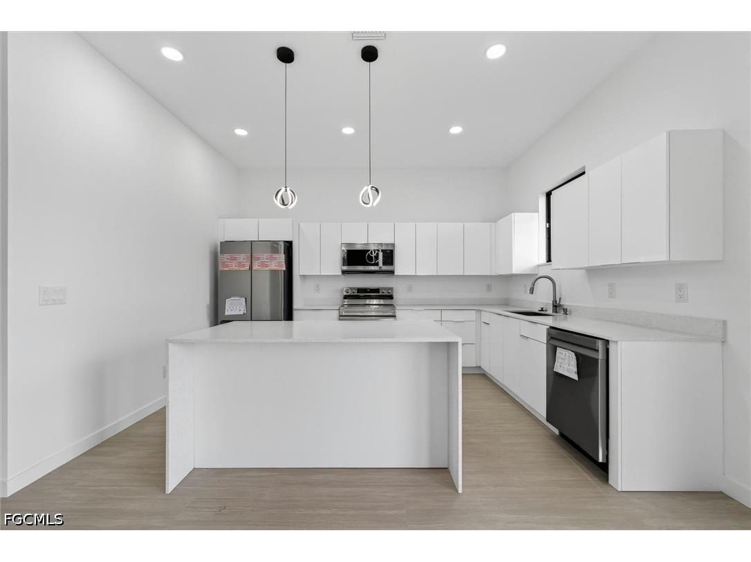 2441 NW 8th Terrace Cape Coral FL 33993 2026024098 image11