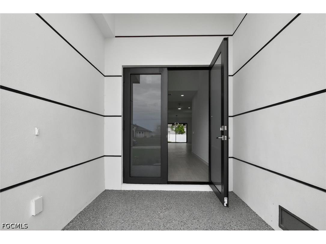 2441 NW 8th Terrace Cape Coral FL 33993 2026024098 image6