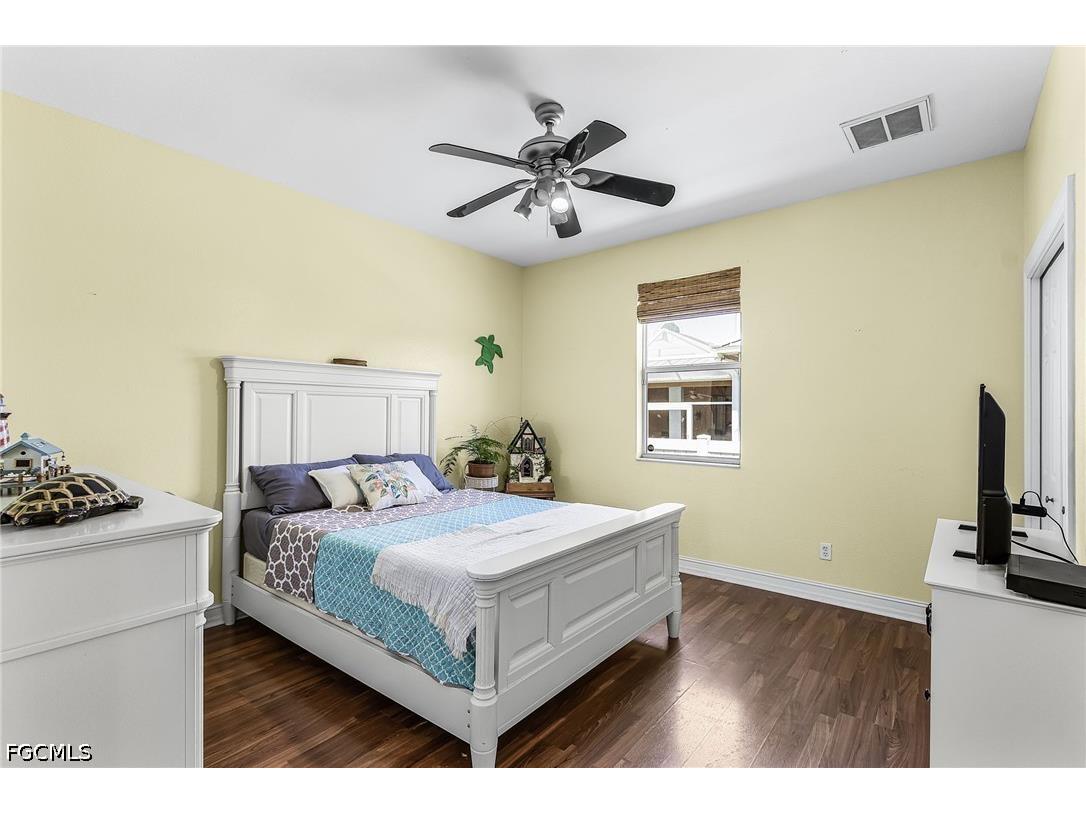 2441 NW 9th Terrace Cape Coral FL 33993 2026028971 image18