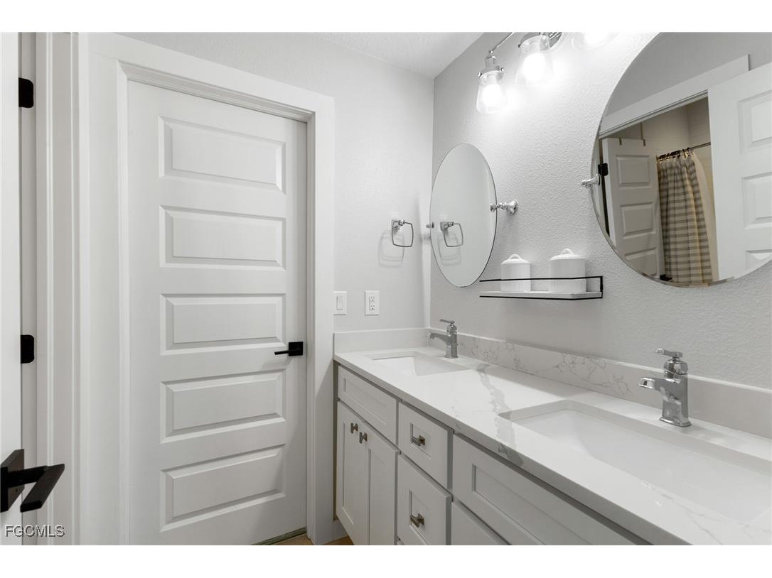 2441 Shop Road Sanibel FL 33957 2025004706 image22