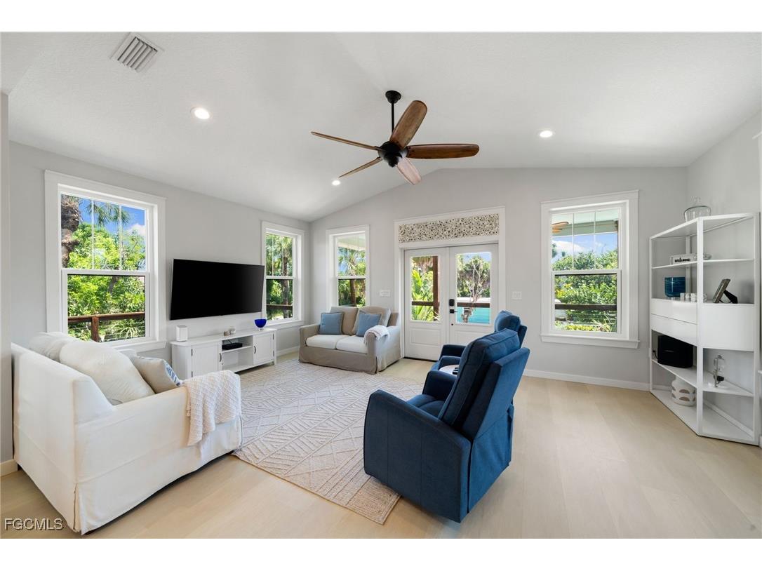 2441 Shop Road Sanibel FL 33957 2025004706 image7