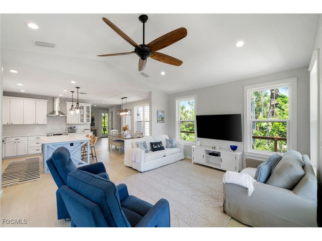 2441 Shop Road Sanibel FL 33957 2025004706 image8