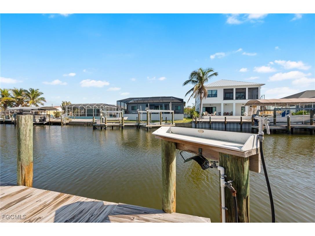 2444 Sycamore Street Saint James City FL 33956 2025005857 image27