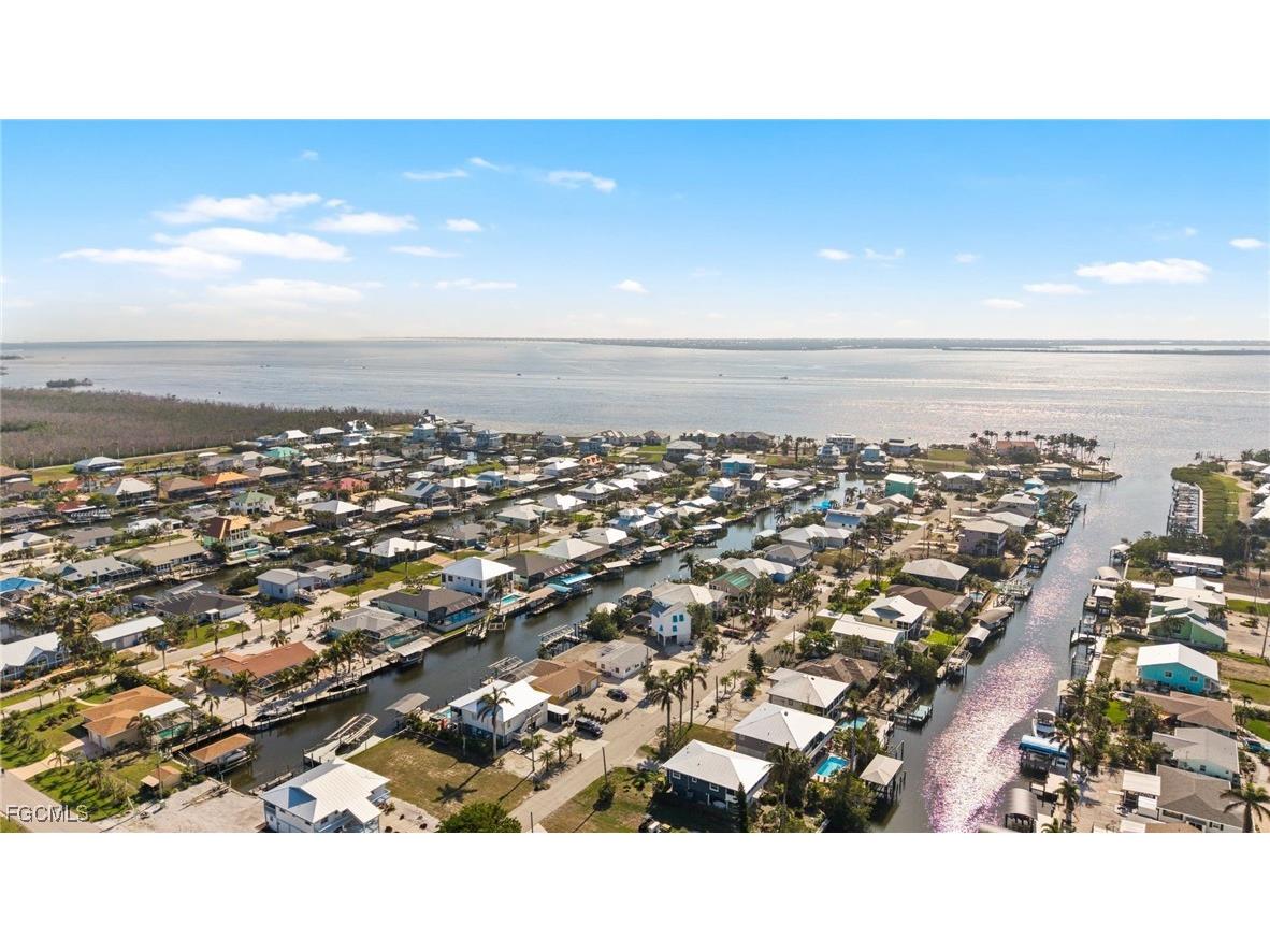 2444 Sycamore Street Saint James City FL 33956 2025005857 image40