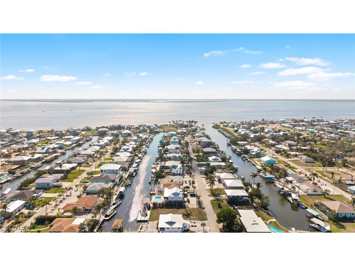 2444 Sycamore Street Saint James City FL 33956 2025005857 image41