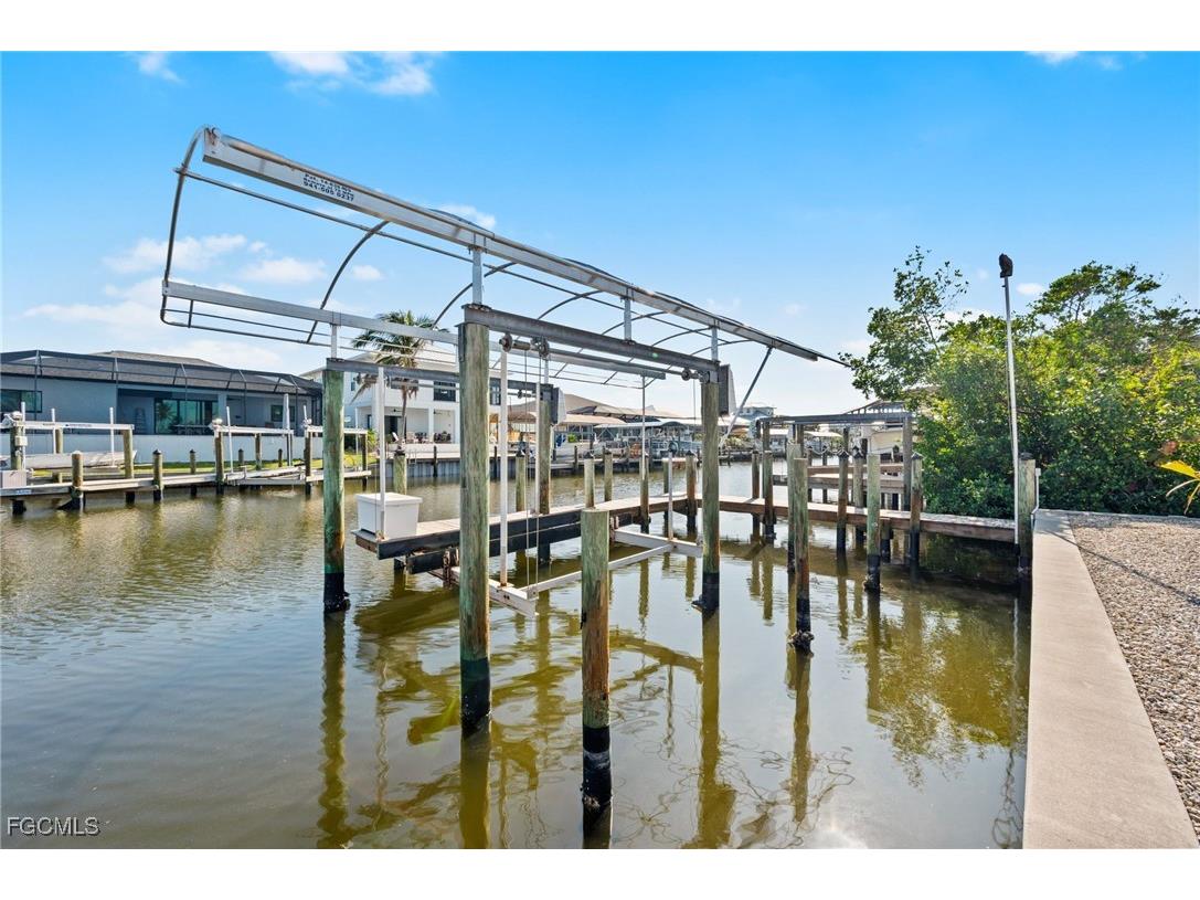 2444 Sycamore Street Saint James City FL 33956 2025005857 image7