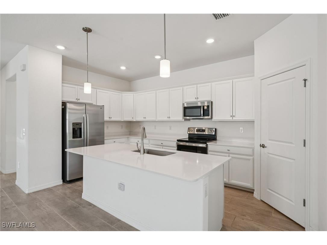 2445 Orchard Street Naples FL 34120 226003604 image6