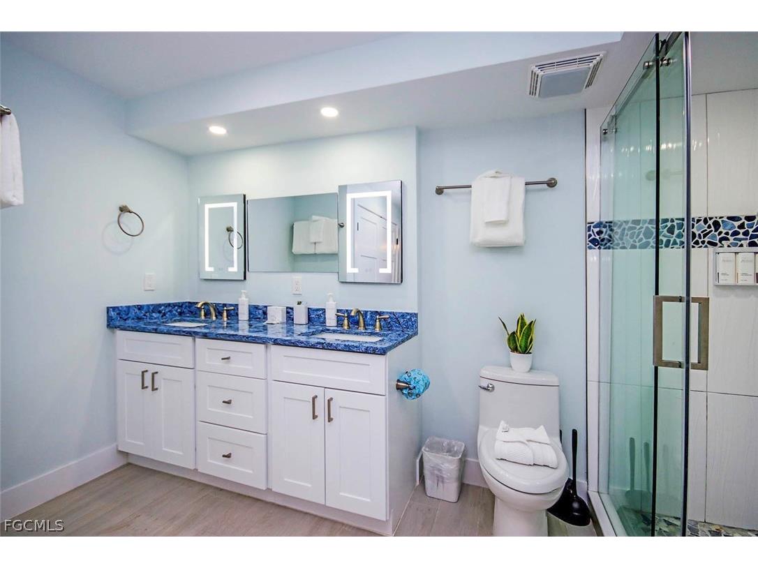 2445 W Gulf Drive #5D Sanibel FL 33957 2026008859 image16